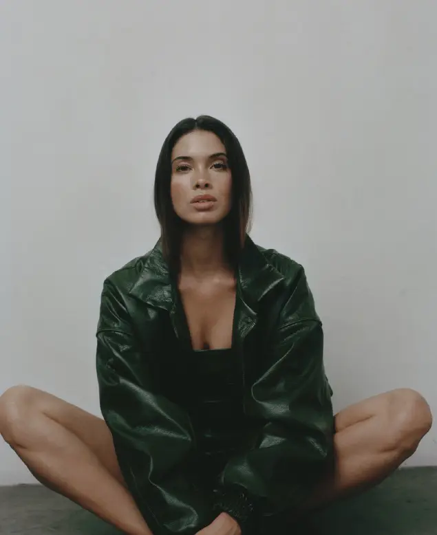 GIZA — Editorial